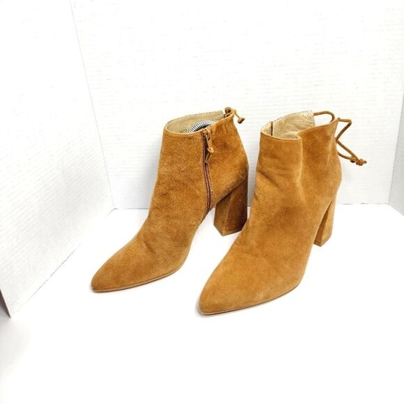 Stuart Weitzman  - Picture 7 of 17